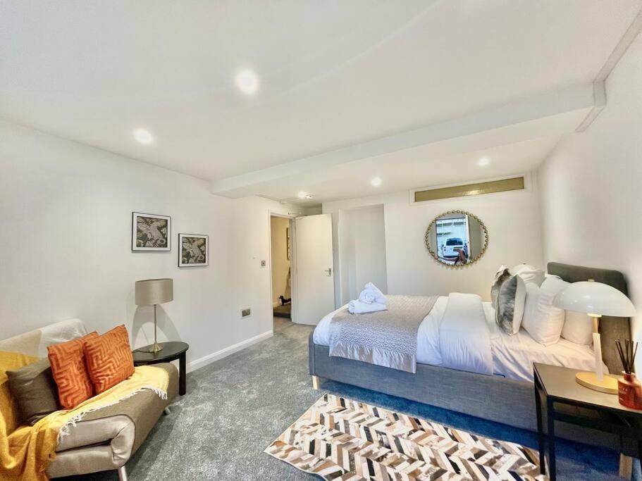 Appartement By The Flat Accommodating 5 Guests *