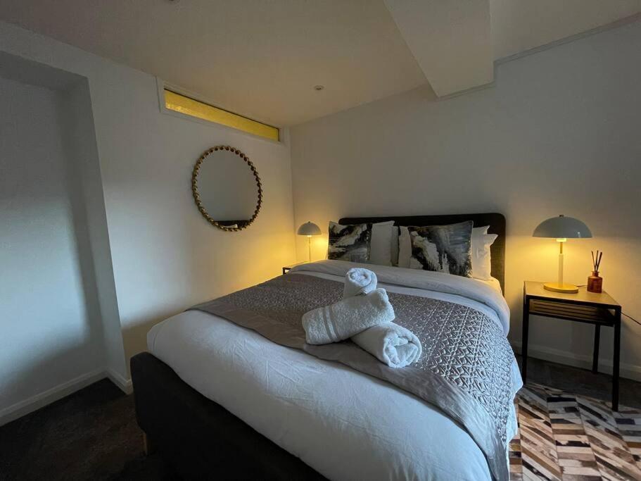Appartement By The Flat Accommodating 5 Guests *